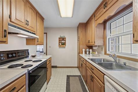 1065 W 10th Avenue Marion IA 52302