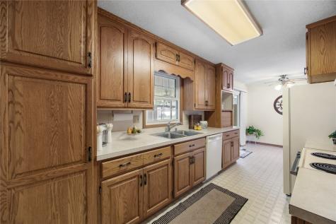 1065 W 10th Avenue Marion IA 52302