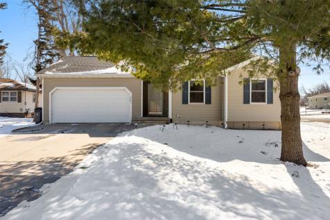 4341 M Avenue NW Cedar Rapids IA 52405