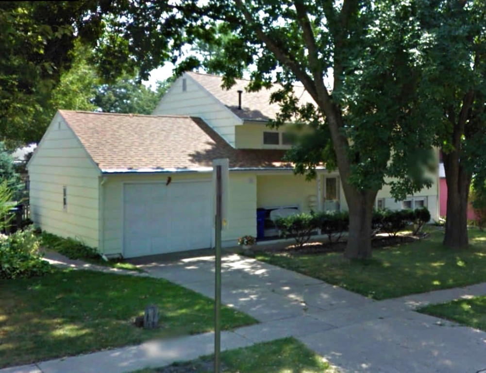 215 Auburn Drive SW Cedar Rapids IA 52404