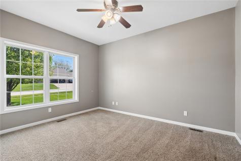 5012 Hay Field Court SW Cedar Rapids IA 52404