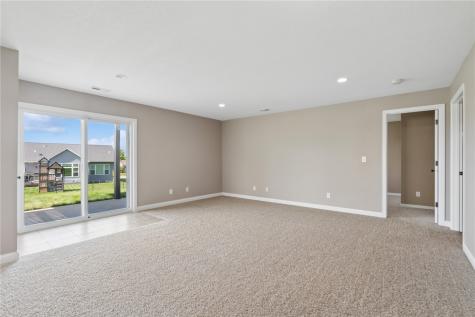 5012 Hay Field Court SW Cedar Rapids IA 52404
