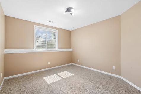 5012 Hay Field Court SW Cedar Rapids IA 52404