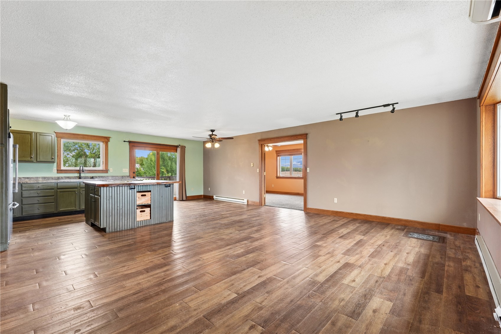 2093 Wapsie Y Road Coggon IA 52213