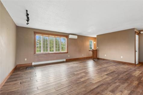 2093 Wapsie Y Road Coggon IA 52213