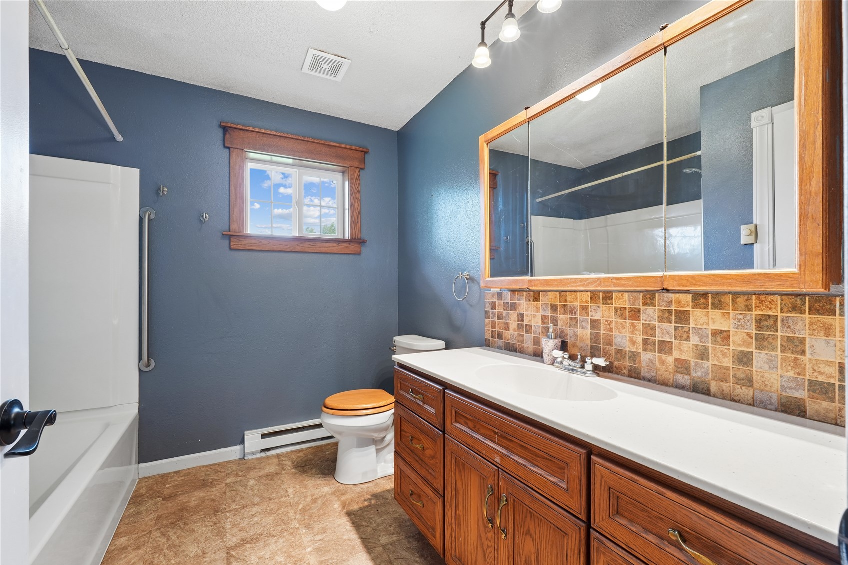 2093 Wapsie Y Road Coggon IA 52213