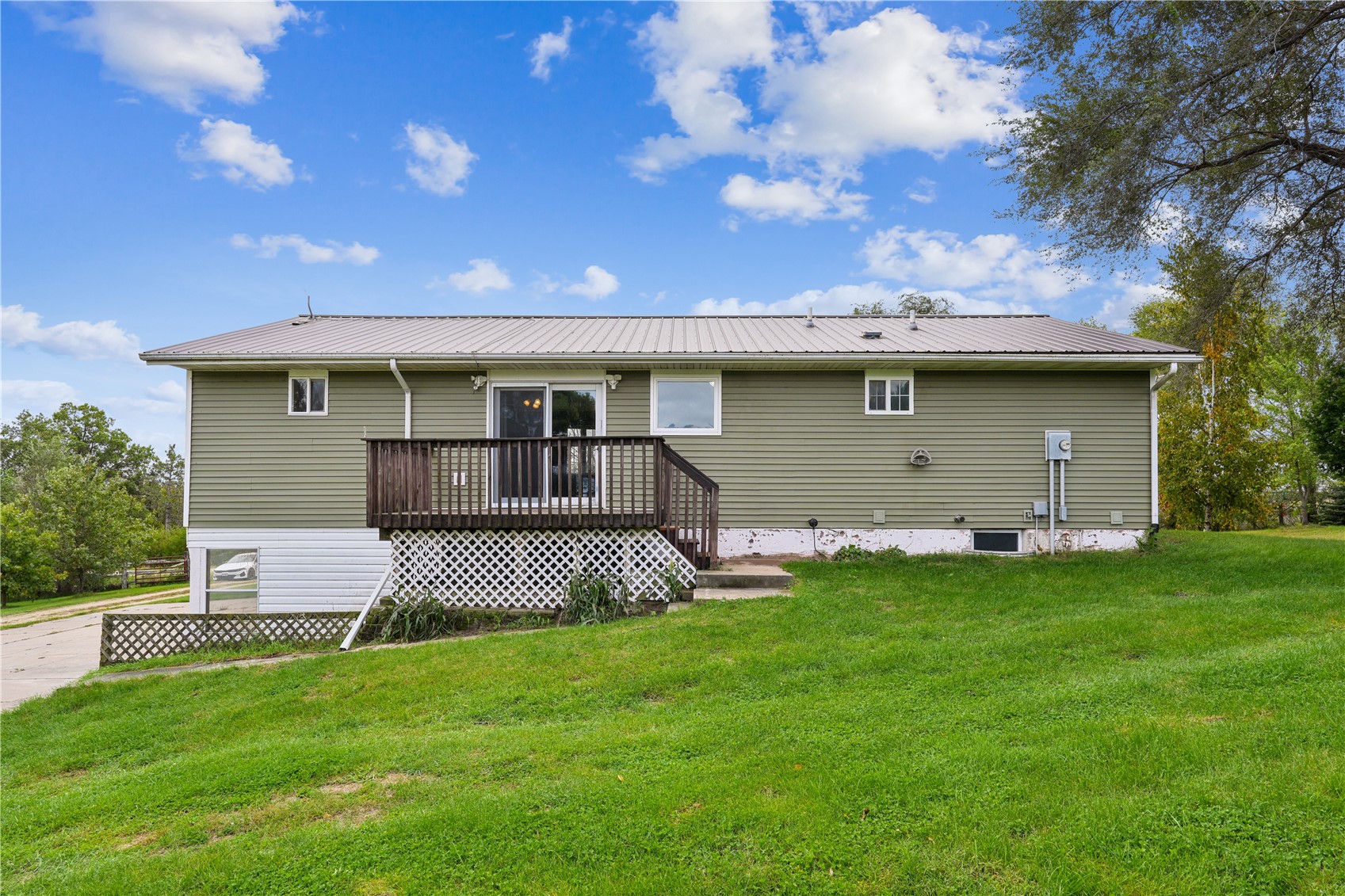 2093 Wapsie Y Road Coggon IA 52213