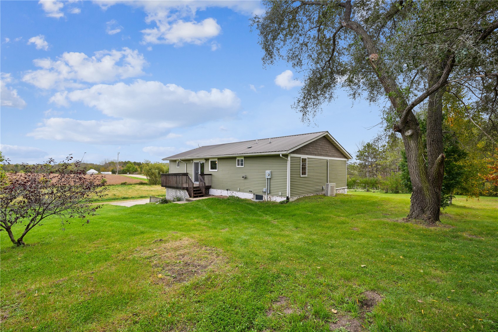 2093 Wapsie Y Road Coggon IA 52213