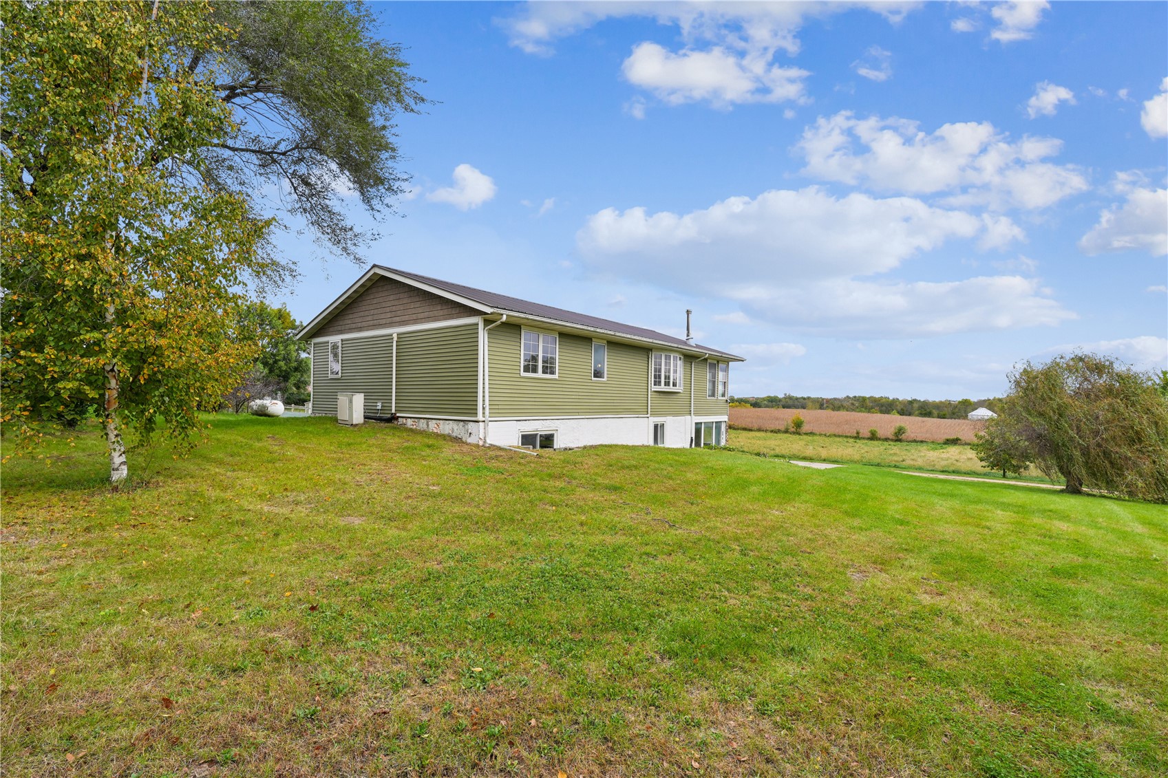 2093 Wapsie Y Road Coggon IA 52213