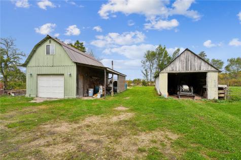 2093 Wapsie Y Road Coggon IA 52213
