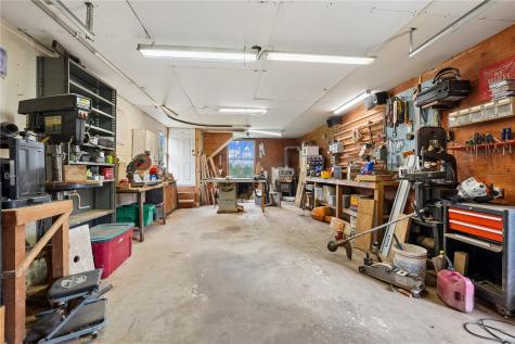 2093 Wapsie Y Road Coggon IA 52213