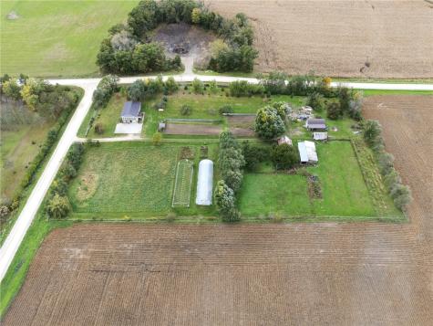 2093 Wapsie Y Road Coggon IA 52213