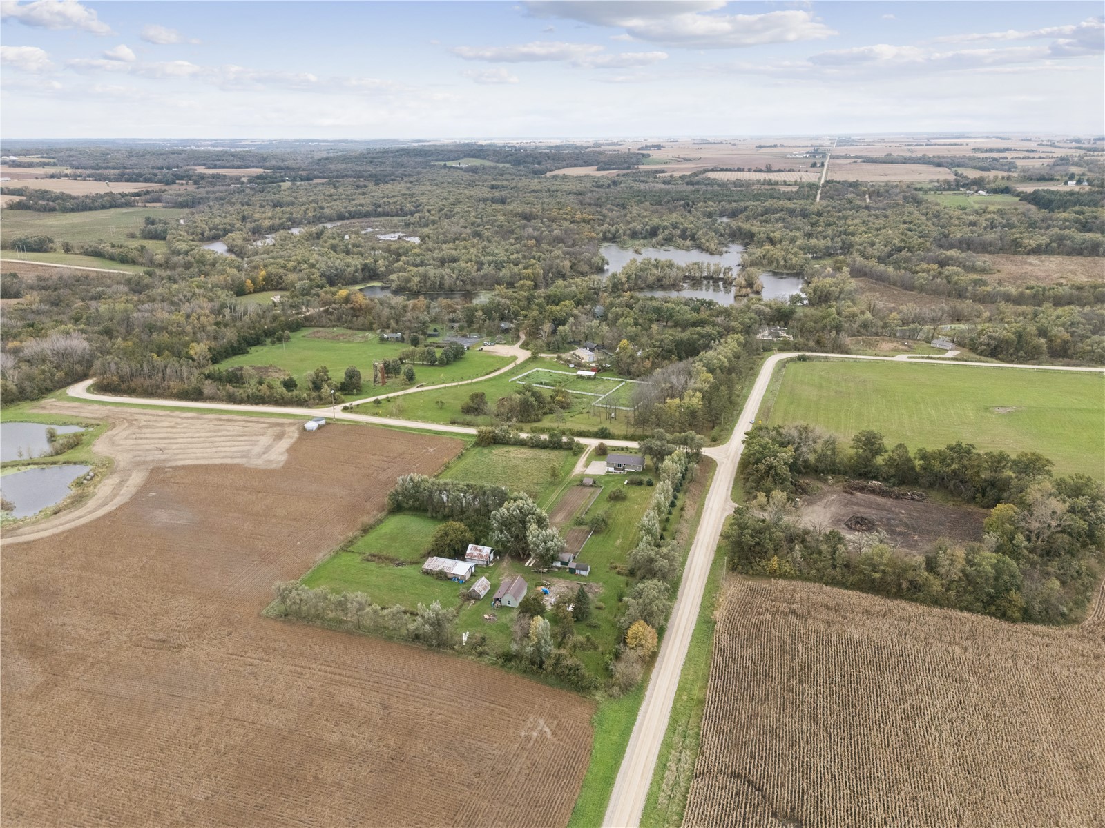2093 Wapsie Y Road Coggon IA 52213