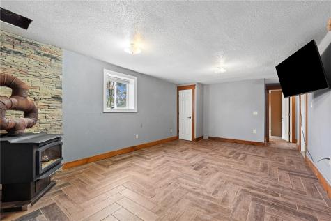2093 Wapsie Y Road Coggon IA 52213