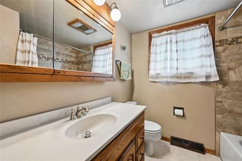 103 Walnut Street Van Horne IA 52346