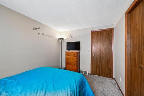 103 Walnut Street Van Horne IA 52346