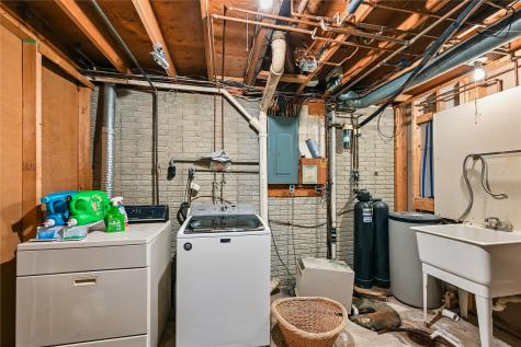 103 Walnut Street Van Horne IA 52346