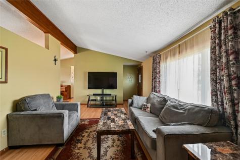 103 Walnut Street Van Horne IA 52346