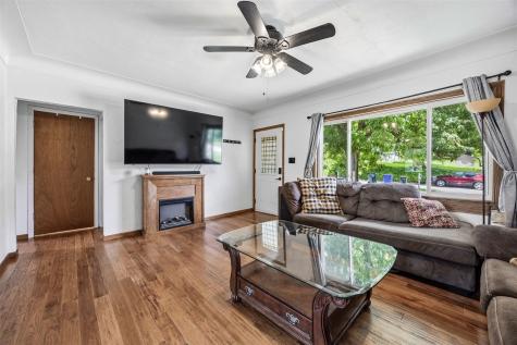 21 36th Avenue SW Cedar Rapids IA 52404