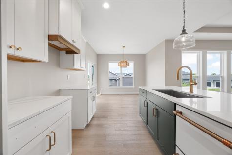 218 Mccarran Avenue NE Cedar Rapids IA 52402