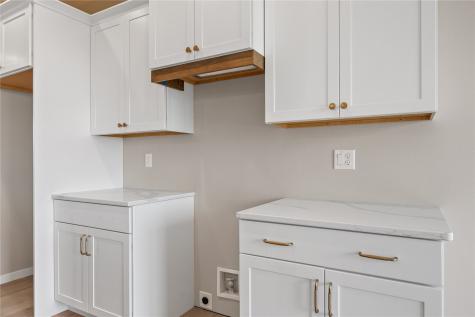 218 Mccarran Avenue NE Cedar Rapids IA 52402