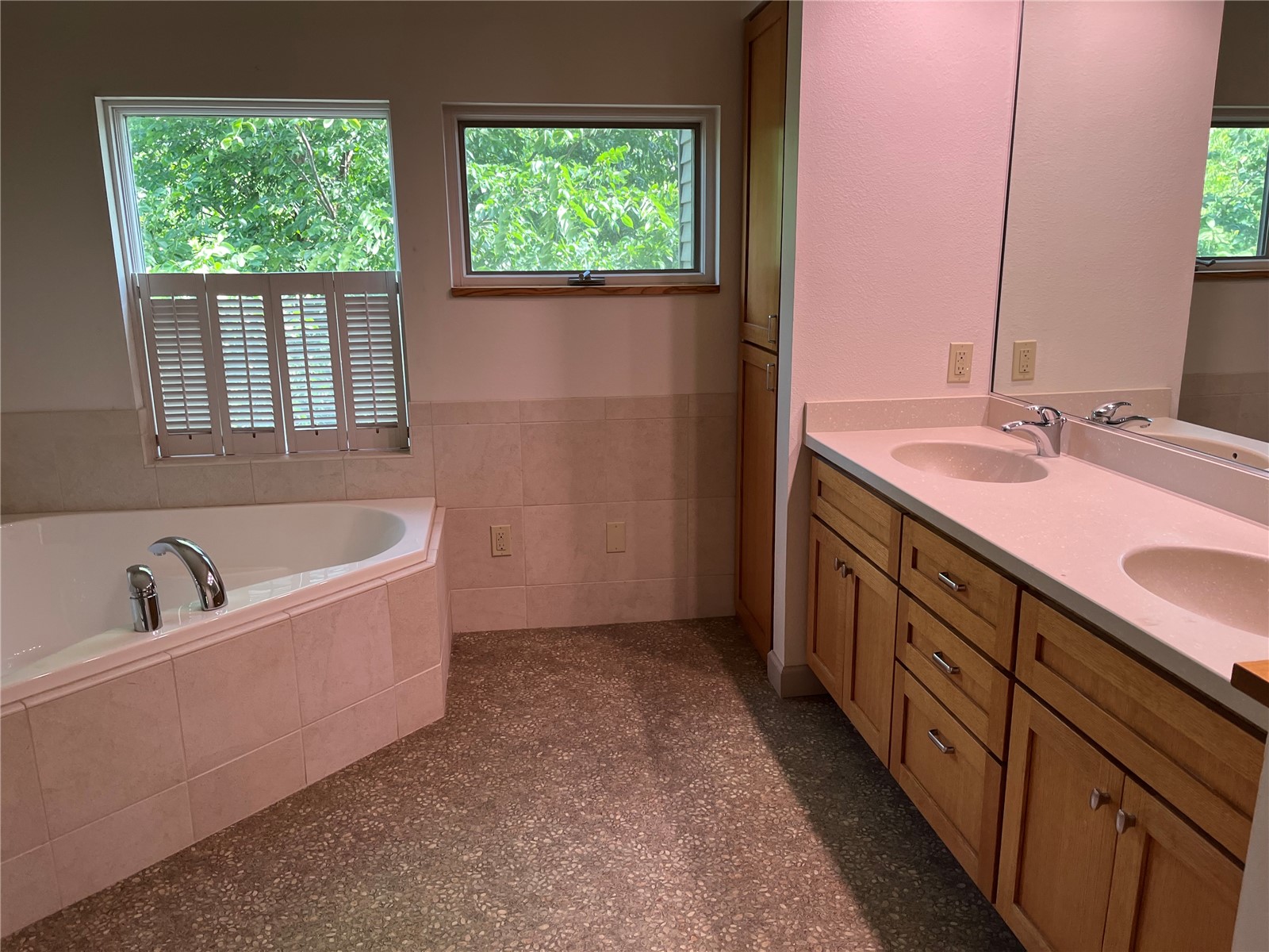 2624 Bluffwood Circle Iowa City IA 52245