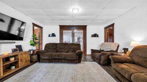 211 Brush Avenue Urbana IA 52345
