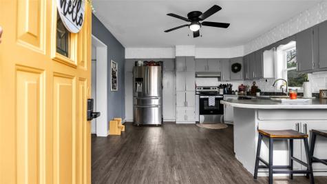 211 Brush Avenue Urbana IA 52345