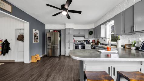 211 Brush Avenue Urbana IA 52345