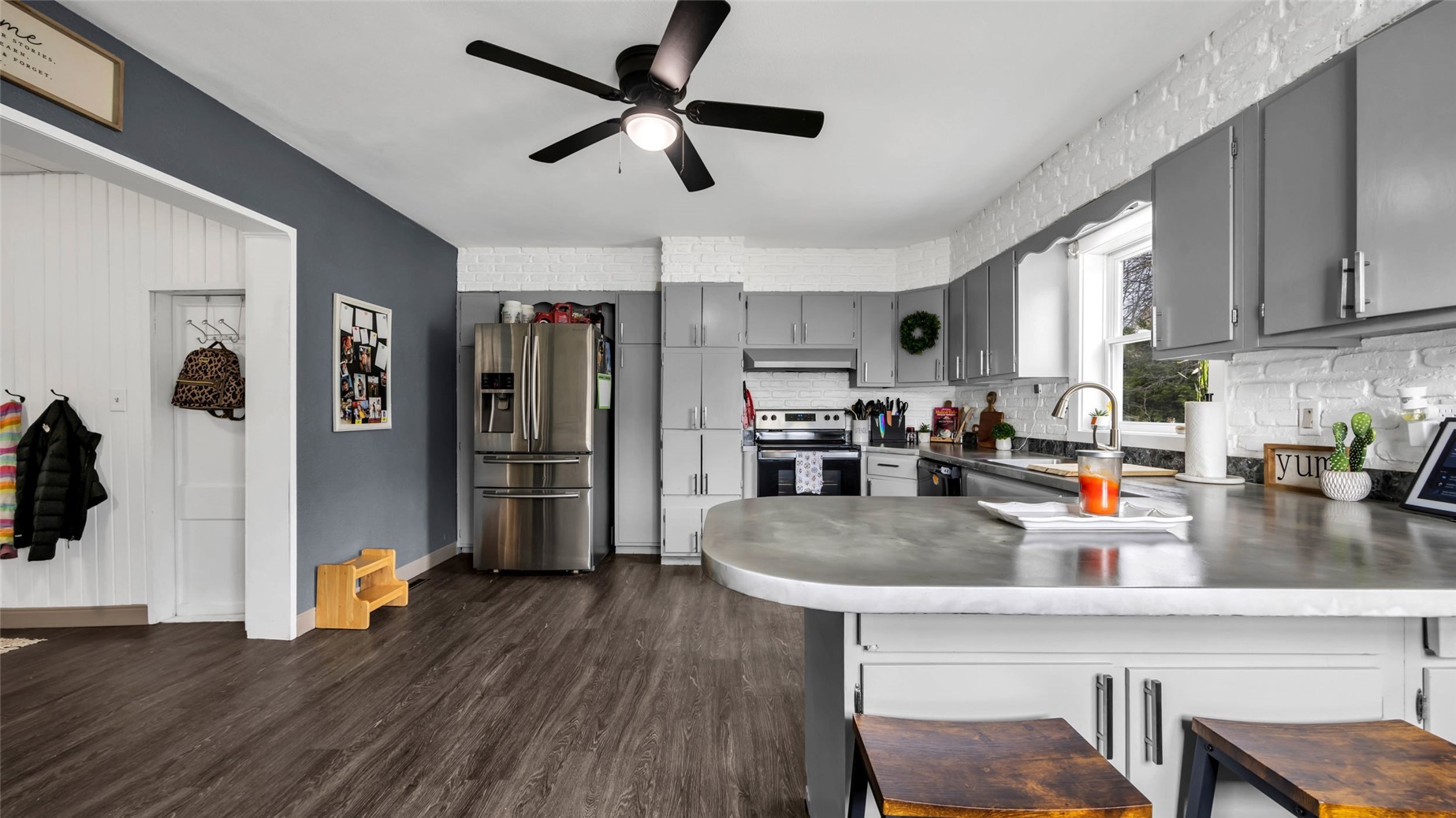 211 Brush Avenue Urbana IA 52345