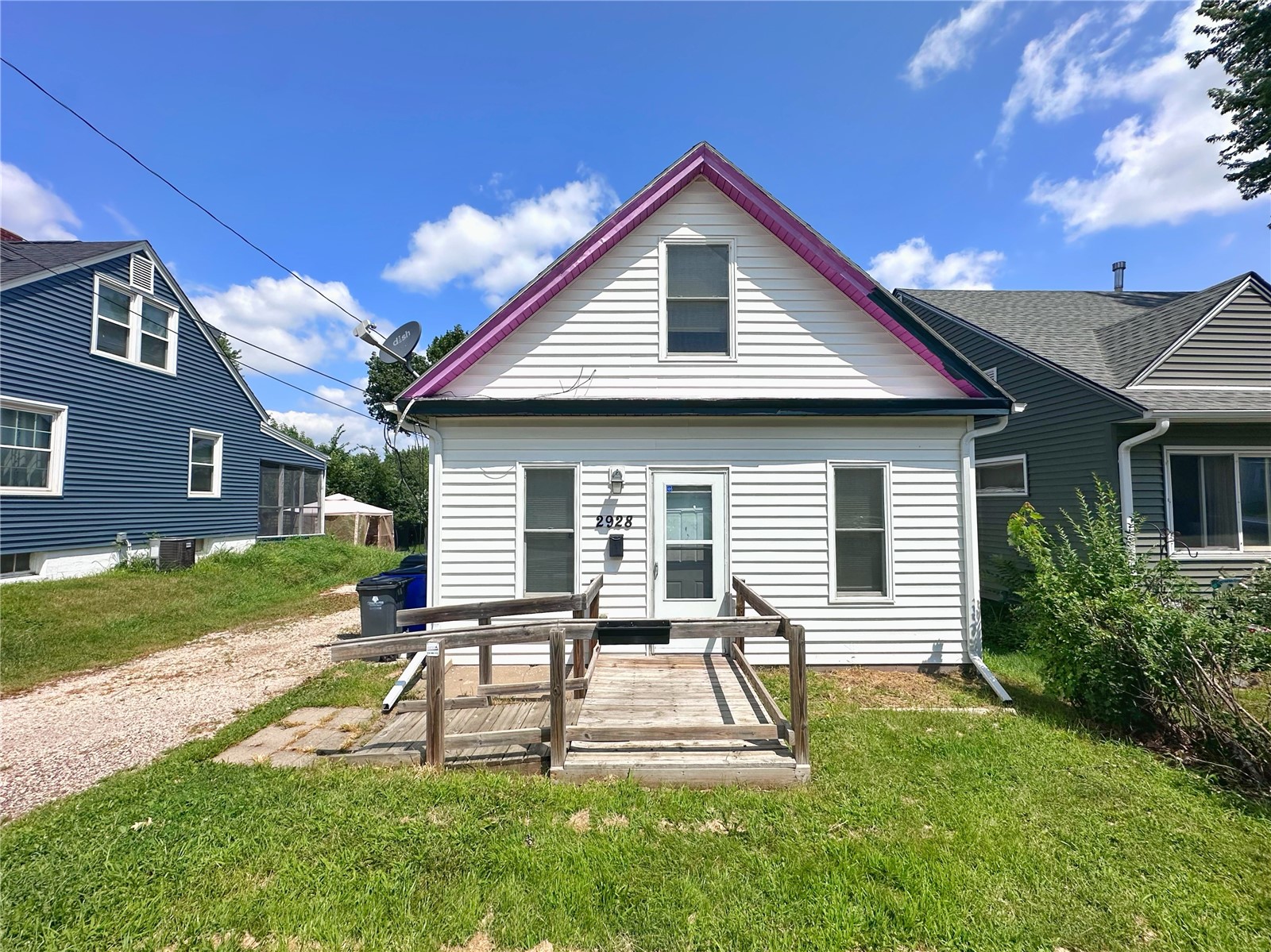 2928 Meadowbrook Drive SE Cedar Rapids IA 52403