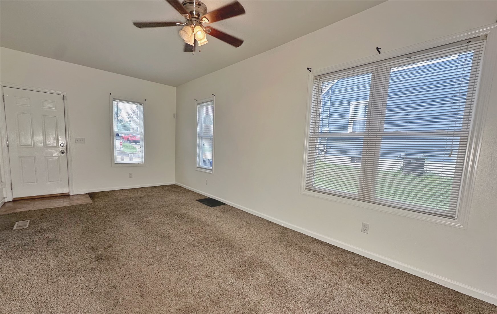 2928 Meadowbrook Drive SE Cedar Rapids IA 52403