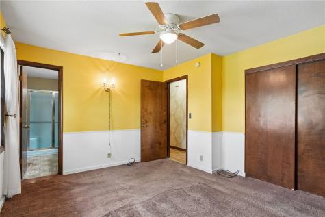 23 Clive Drive NW Cedar Rapids IA 52405