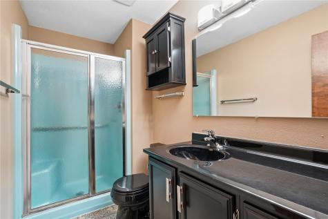 23 Clive Drive NW Cedar Rapids IA 52405