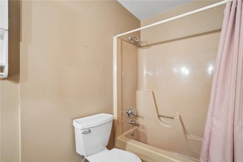 23 Clive Drive NW Cedar Rapids IA 52405