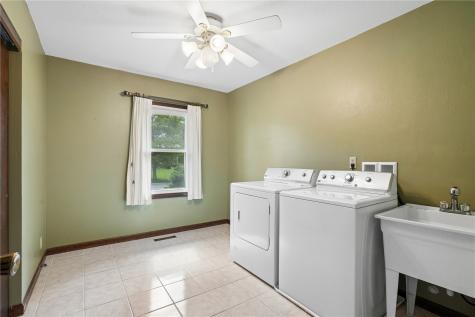 23 Clive Drive NW Cedar Rapids IA 52405