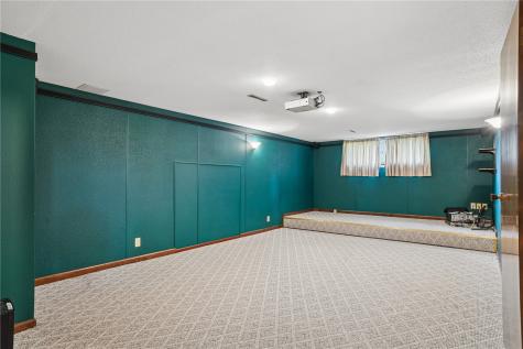 23 Clive Drive NW Cedar Rapids IA 52405