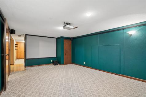 23 Clive Drive NW Cedar Rapids IA 52405