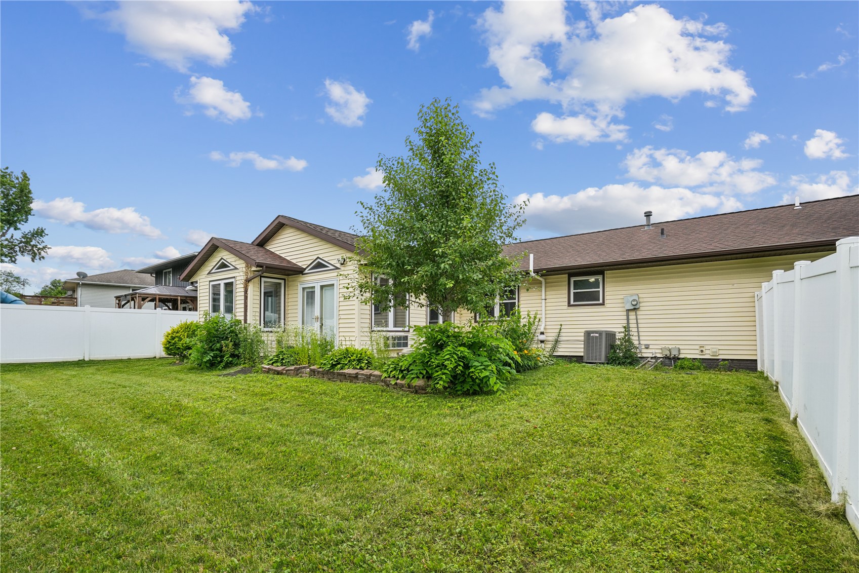 23 Clive Drive NW Cedar Rapids IA 52405