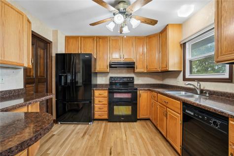 23 Clive Drive NW Cedar Rapids IA 52405