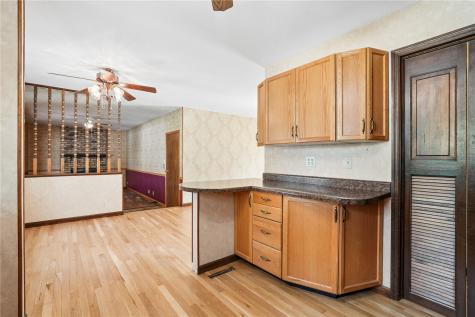23 Clive Drive NW Cedar Rapids IA 52405