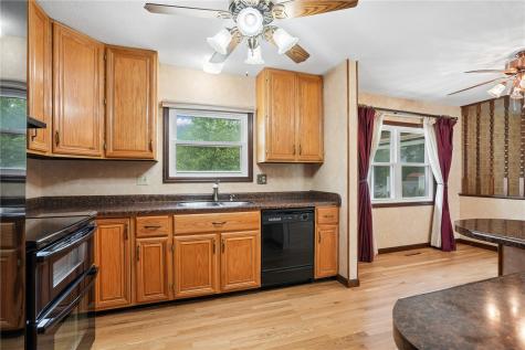 23 Clive Drive NW Cedar Rapids IA 52405