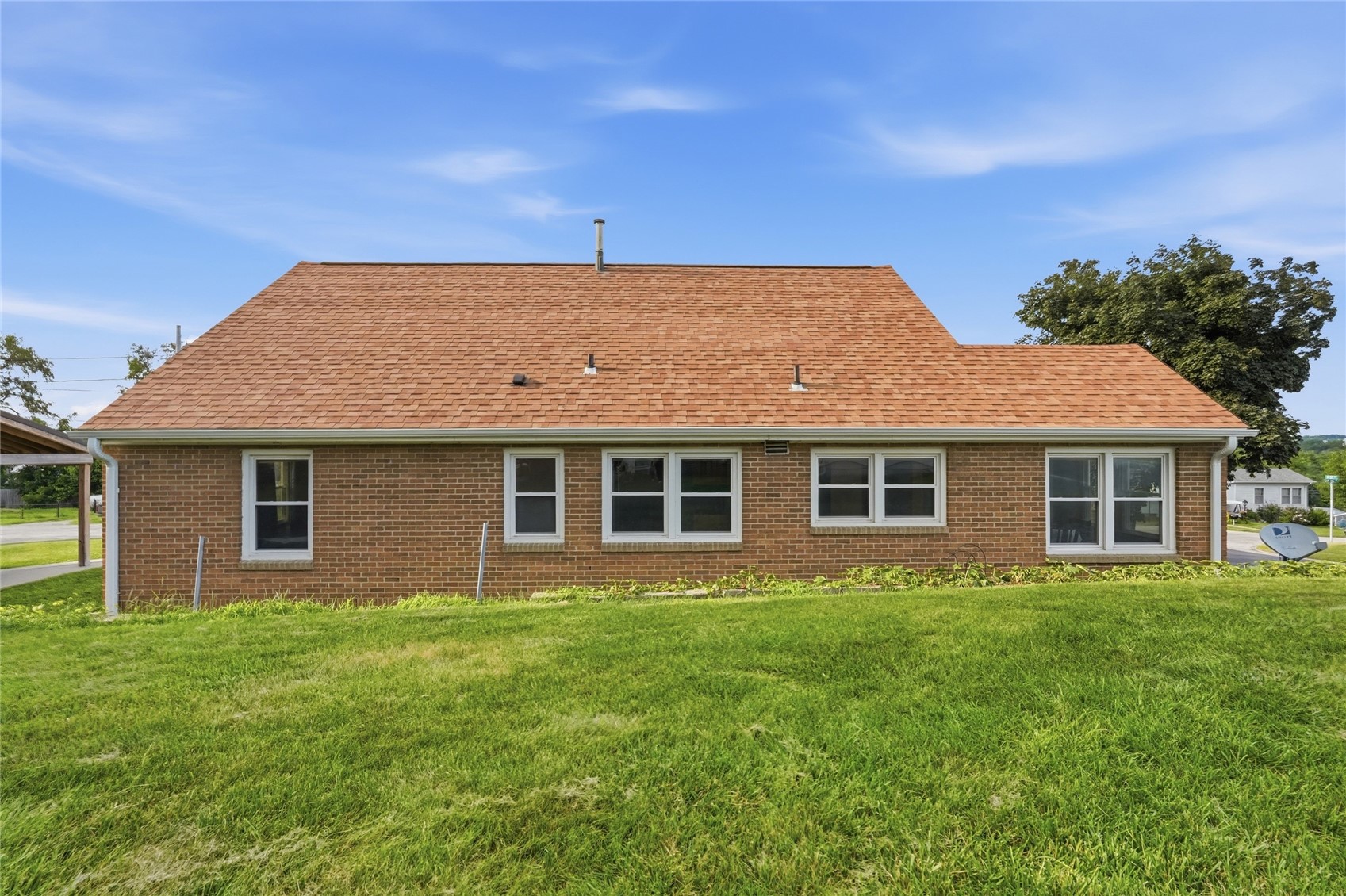 277 21st Avenue SW Cedar Rapids IA 52404