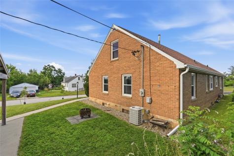 277 21st Avenue SW Cedar Rapids IA 52404