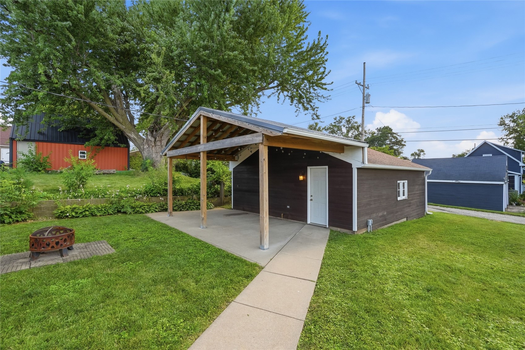 277 21st Avenue SW Cedar Rapids IA 52404