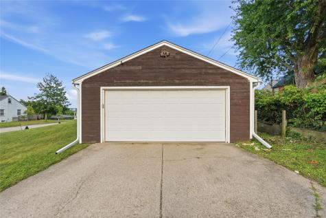 277 21st Avenue SW Cedar Rapids IA 52404