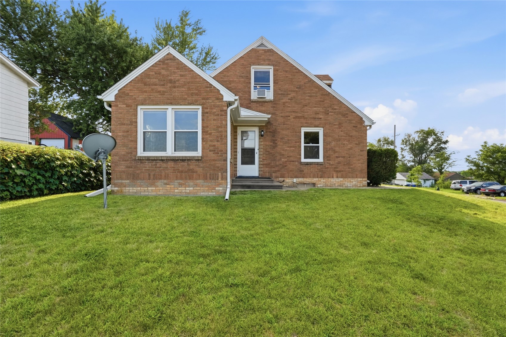 277 21st Avenue SW Cedar Rapids IA 52404