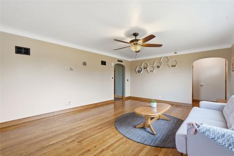 277 21st Avenue SW Cedar Rapids IA 52404
