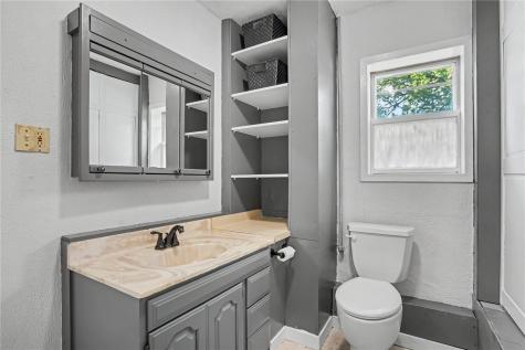 338 20th Street NW Cedar Rapids IA 52404