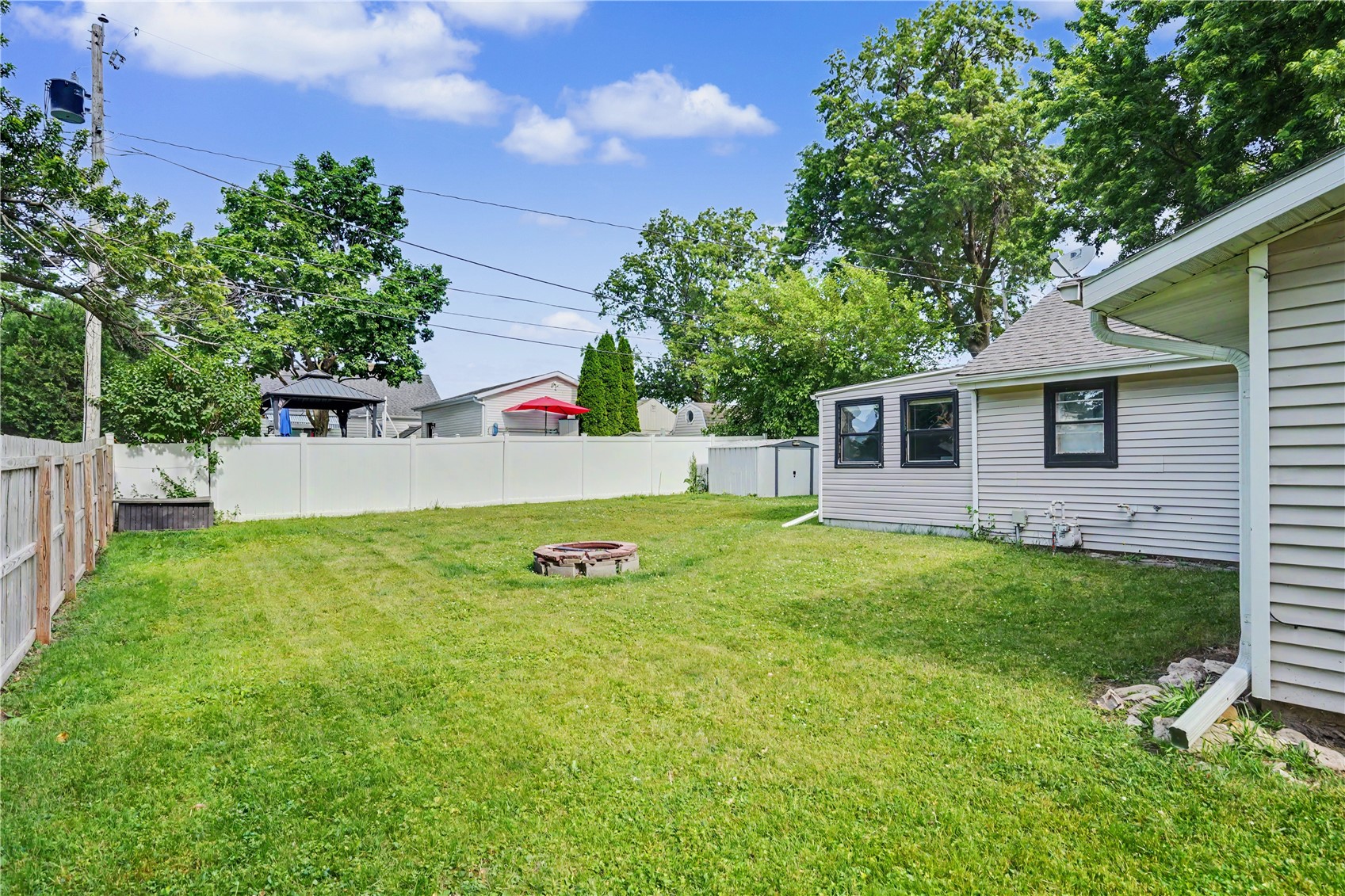 338 20th Street NW Cedar Rapids IA 52404